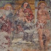 69 Bell'affresco con Madonna e Santi alla casa Annovazzi